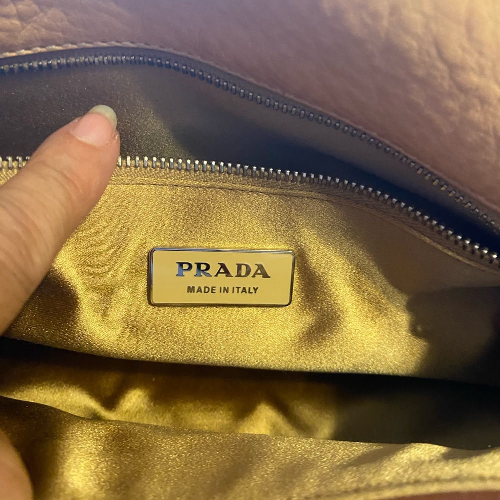Prada Vitello - EUC - Daino Leather Shoulder Bag - Like New, Pristine! - Picture 13 of 16